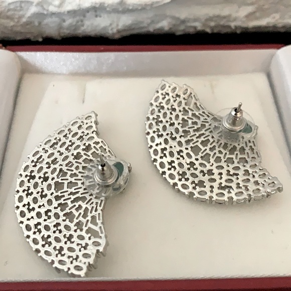 Emerald Green wedding bridal fan sparkle handmade earrings - Picture 7 of 7